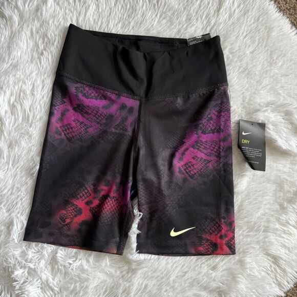 Nike Dri Fit Biker Shorts Tight Fit New Womens Size Small - Picture 1 of 9